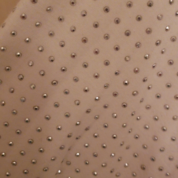 ❤COVER STITCHED top w/ silver studs/rhinestones - Picture 2 of 5